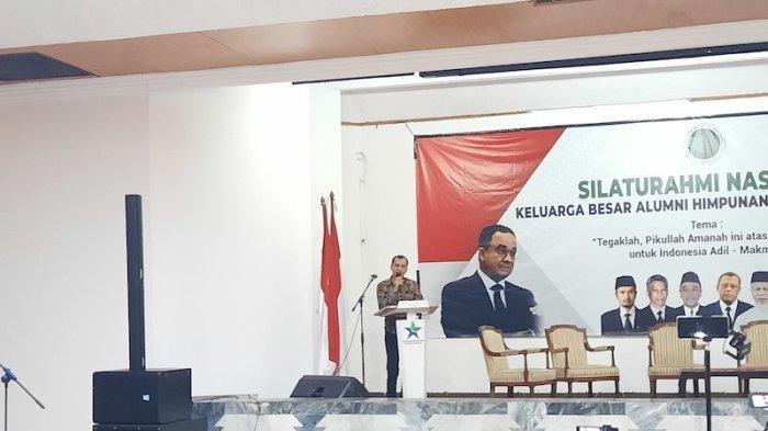 Ketidakhadiran Anies Baswedan di Silatnas KAHMI mendapat sorotan oleh pengacara yang juga kader Himpunan Mahasiswa Islam (HMI), Eggi Sudjana.