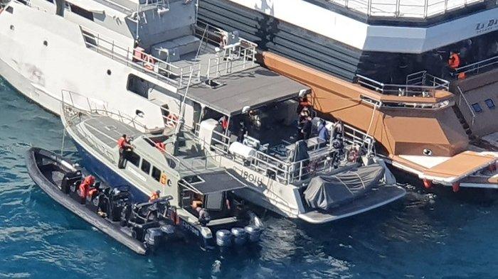Kapal pesiar asal Rusia bernama ‘La Datcha George Town’ yang merapat di perairan Aceh, Senin (8/2/2021).