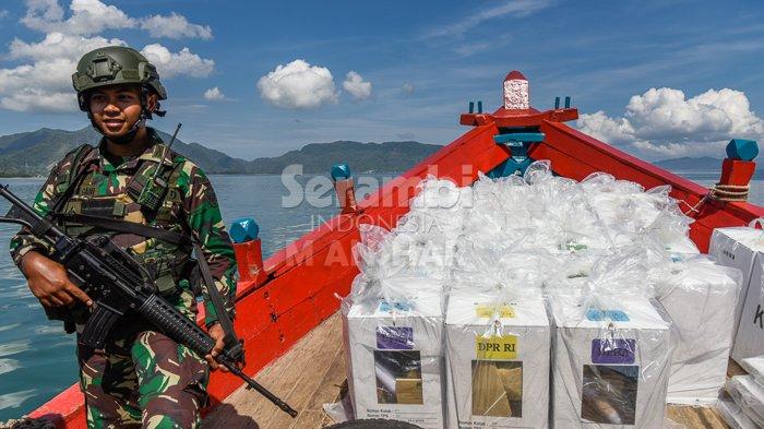 Mengawal kotak suara menuju Pulo Aceh