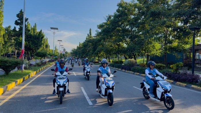 KENDARAAN LISTRIK: PT PLN (Persero) Unit Pelaksana Pelayanan Pelanggan Masohi kembali menggaungkan gaya hidup serba listrik atau electrifying lifestyle untuk mendorong pemanfaatan energi bersih dalam aktivitas sehari - hari di Kota Masohi, Maluku.