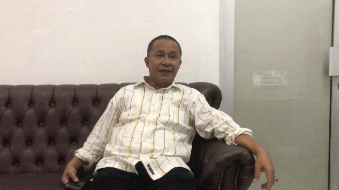 Dekan FISIP Unpatti Ambon, Wahab Tuanaya saat diwawancarai terkait mahasiswa yang tewas gantung diri, Selasa (20/9/2022).