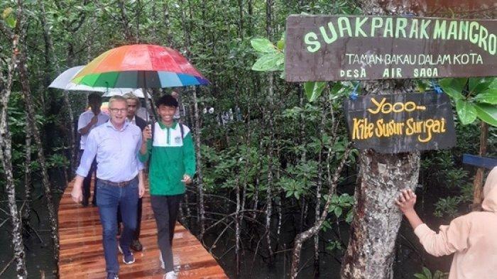Rombongan Deligasi G20 dari Denmark mengunjungi Suak Parak Mangrove Park
