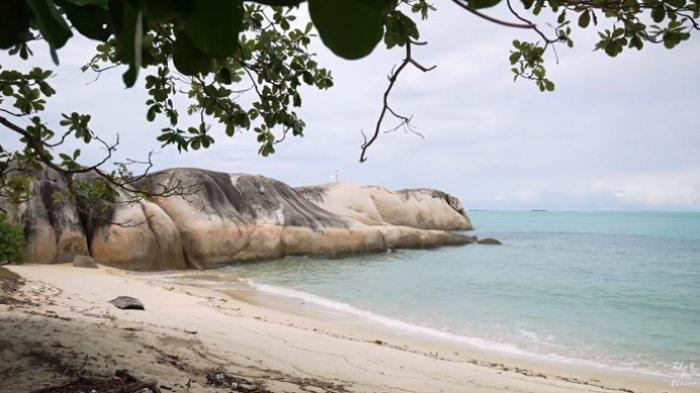 Pantai Penyabong
