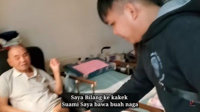Momen saat suami Tina bertemu dengan kakek