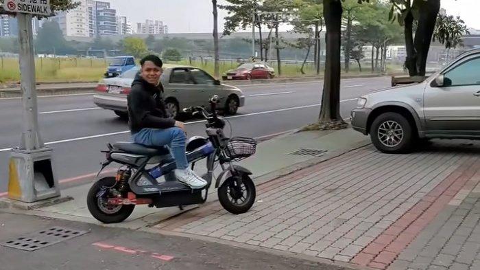 Momen saat Tina, seorang TKI perempuan bertemu dengan sang suami