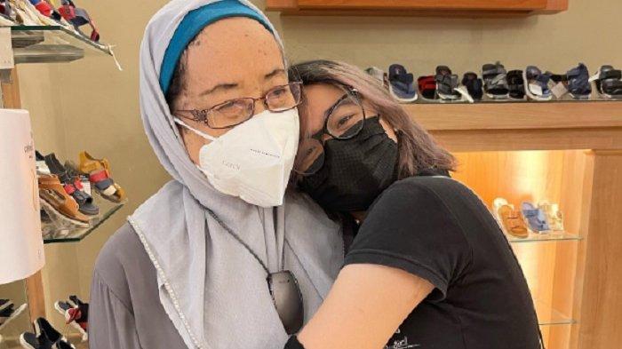 Cinta Kuya dan neneknya (ibunda Astrid)