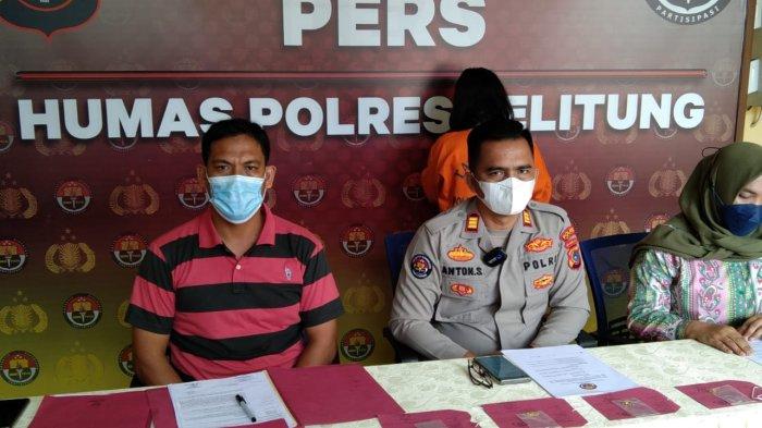 Kasi Humas Polres Belitung AKP Anton Sinaga menggelar konfrensi pers penangkapan tersangka pencurian perhiasan pelajar pada Rabu (25/1/2023).