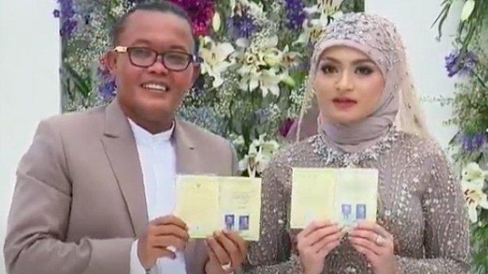 Sule resmi menikahi Nathalie Holscher dengan maskawin emas 75 gram, uang Rp 200 juta, dan seperangkat alat shalat tepat di hari ulang tahunnya, Minggu (15/11/2020)