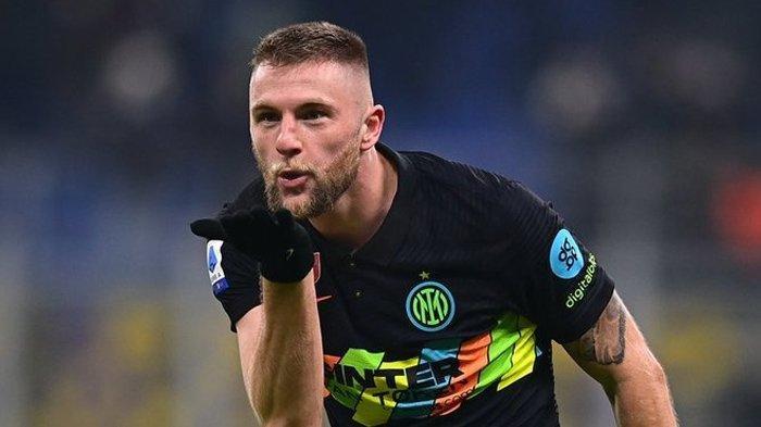 Milan Skiniar Merayakan Slebrasi Cetak Gol bagi Inter Milan. Milan Skiniar masih dikaitkan dengan club besar eropa, terbaru, Liverpool dan Manchester United sangat cemas, jika Skiniar berlabuh ke Tottenham Hotspur.