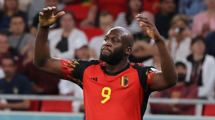 Ekspresi penyerang Timnas Belgia, #09 Romelu Lukaku usai melewatkan peluang mencetak gol dalam laga sepak bola Grup F Piala Dunia 2022 Qatar antara Kroasia melawan Belgia di Stadion Ahmad Bin Ali, di Al-Rayyan, barat Doha, Qatar, Kamis (1/12/2022) waktu setempat.