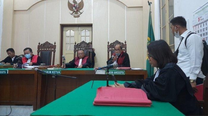 Sidang dakwaan kepemilikan narkotika jenis pil ekstasi dengan terdakwa Basri Alamsyah alias Basri Mahasiswa asal Deli Serdang di Pengadilan Negeri (PN) Medan, Rabu (18/5/2022)
