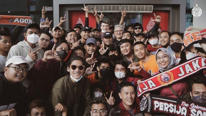 Kedatangan pemain asing Persija Jakarta asal Ceko Odrej Kudela ke Jakarta disambut meriah oleh pendukung setia Persija Jakarta The Jakmania.