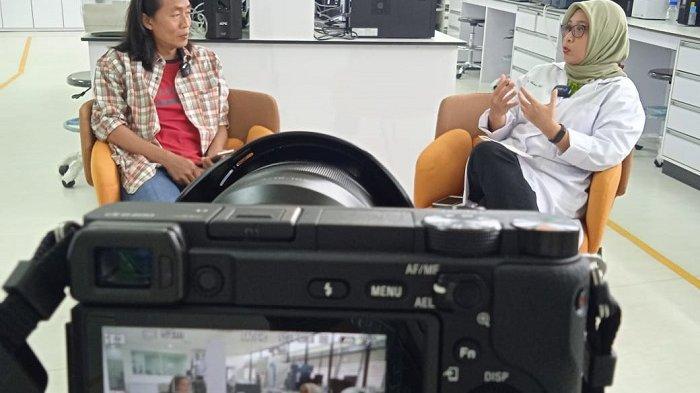Nurtami, Wakil Rektor UI Bidang Riset dan Inovasi, saat ditemui di Integrated Laboratory Research Center UI saat berbincang bersama TribunnewsDepok.com, pada Jumat (25/2/2022), siang.