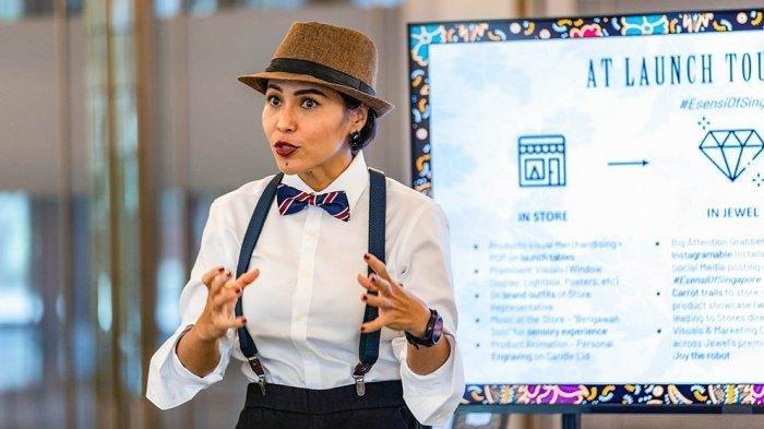 Paulina Purnomowati wakil Indonesia di acara The Apprentice:ONE Championship Edition sedang melakukan presentasi didepan juri