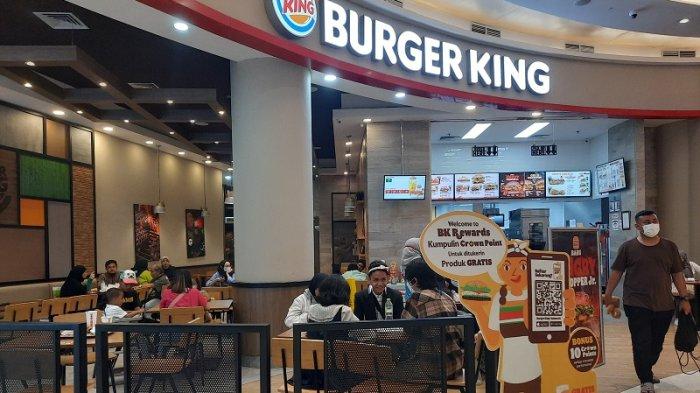 Restoran Burger King di The Park Sawangan.