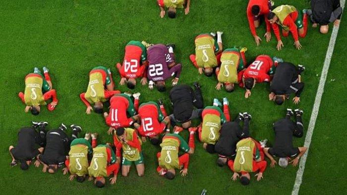 Maroko sujud syukur setelah kelahan menghadapi Prancis