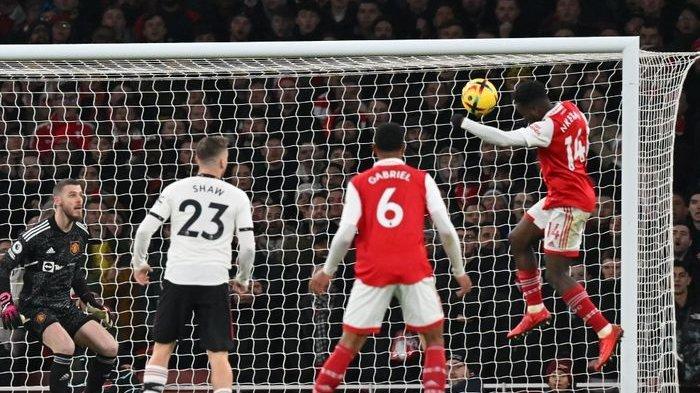 Eddie Nketiah mencetak dua gol bagi Arsenal dalam kemenangan 3-2 atas Manchester United di Emirates Stadium, Minggu (22/1/2023) malam WIB.