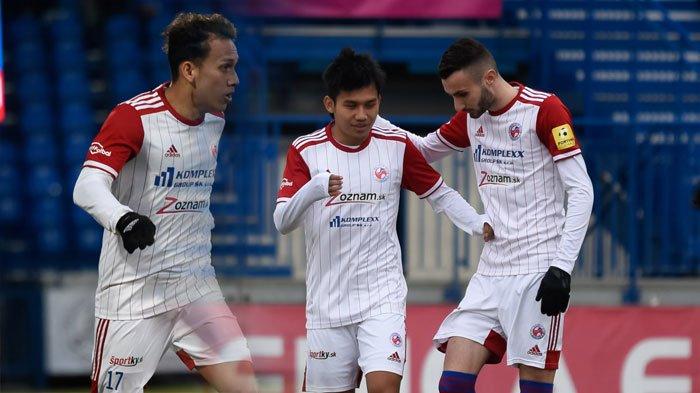 Pemain FK Senica, Egy Maulana Vikri dan Witan Sulaeman