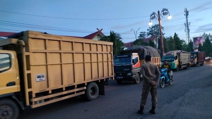Truk Batubara di Jambi