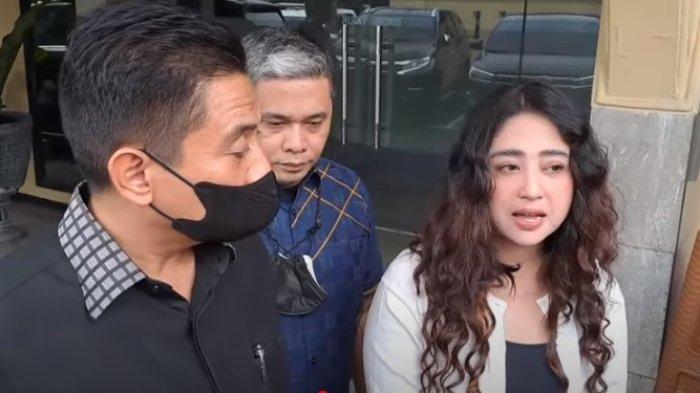 Dewi Perssik Tak Mau Cabut Laporan Haters yang Sudah Menghujatnya