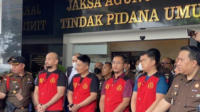 (Kiri ke Kanan): Kompol Baiquni Wibowo, Kompol Chuck Putranto, AKP Irfan Widyanto dan AKBP Arif Rahman Arifin