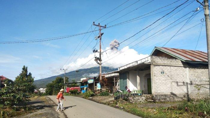 Aktivitas Gunung Kerinci kembali meningkat pada, Selasa (6/12/2022).
