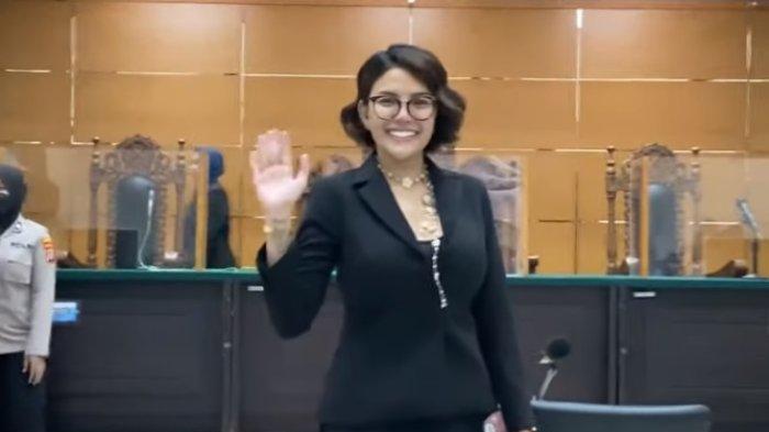 Nikita Mirzani saat menjalani sidang ketiga