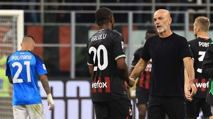 Stefano Pioli di laga AC Milan vs Napoli