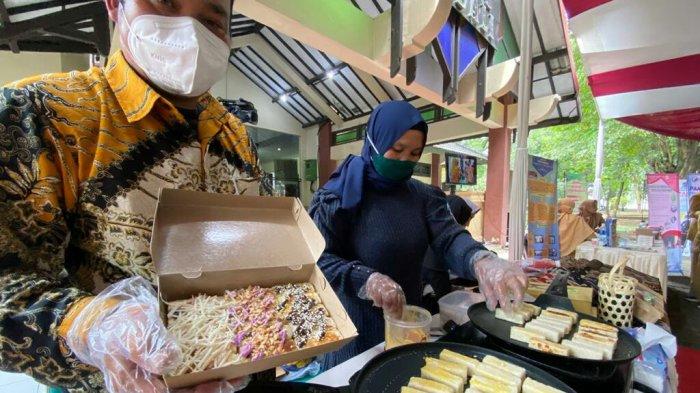 Foto tampilan kuliner getuk bakar milenial ala Gutella singkong keju Tegal yang dibuat oleh Imam Rudi Aji. Harga per box nya Rp 20 ribu dengan isi 15 potong getuk, Senin (31/1/2022) kemarin.