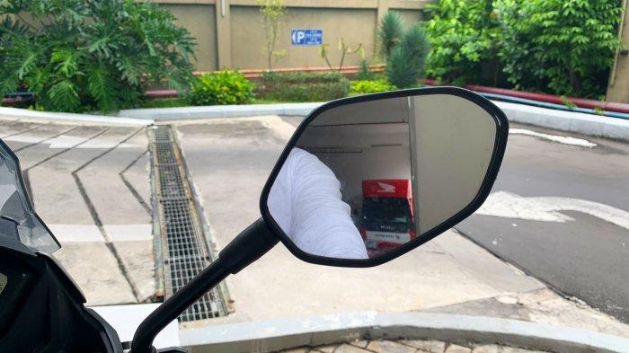 Atur posisi spion 1/3 bagian terlihat lengan, 2/3 terlihat objek dibelakang