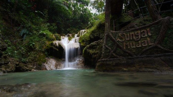 Ekowisata Sungai Mudal di Kabupaten Kulon Progo, Daerah Istimewa Yogyakarta.