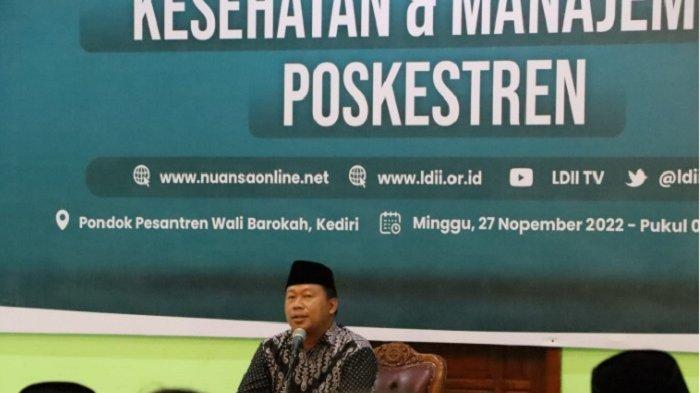 Sekitar 40 pondok pesantren (Ponpes) di lingkungan LDII memiliki Pos Kesehatan Pesantren (Posketren), yang merupakan bantuan dari Kementerian Kesehatan, yang saat itu dipimpin Menkes Siti Fadilah Supari.
Untuk meningkatkan manajemen dan SDM Posketren, DPP LDII bekerja sama dengan Ponpes Wali Barokah, Kediri, Jawa Timur menghelat “Diklat Kader Kesehatan dan Manajemen Poskestren”, di ponpes tersebut pada Minggu (27/11).