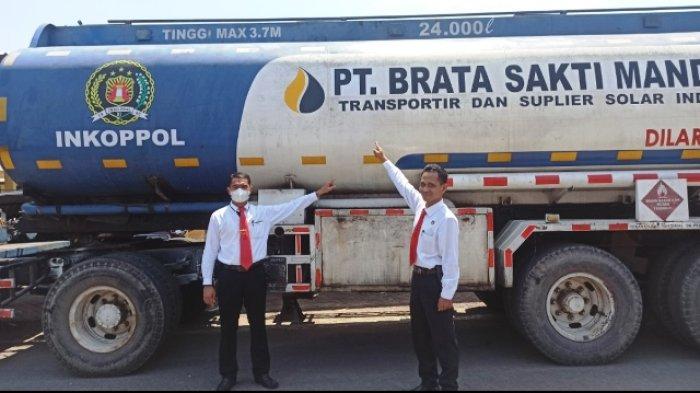 Logo INKOPPOL tertempel di truk tangki diduga pengangkut solar ilegal yang diamankan Satreskrim Polres Blora