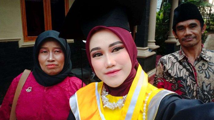 Samini, dari Desa menggapai Sarjana