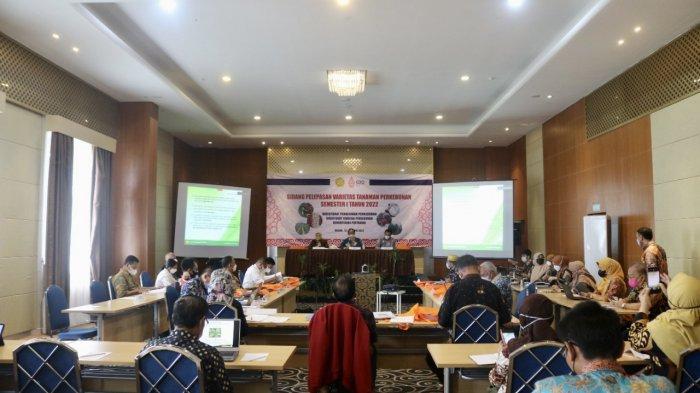 Sidang pelepasan varietas tanaman perkebunan semester I tahun 2022 yang digelar oleh Direktorat Perbenihan Perkebunan Kementrian Pertanian di Belhotel Bogor, Jawa Barat 12 – 13 April 2022 lalu.