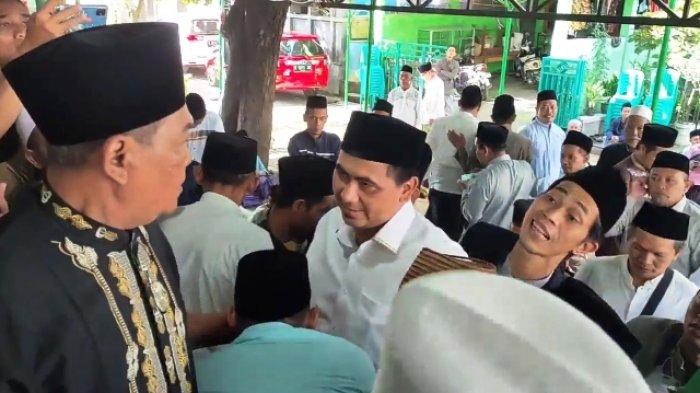 Wagub Jateng Taj Yasin Maemoen hadir di rumah duka KH Dimyati Rois di Jagalan, Kutoharjo, Kaliwungu, Kendal, Jumat (10/6/2022).