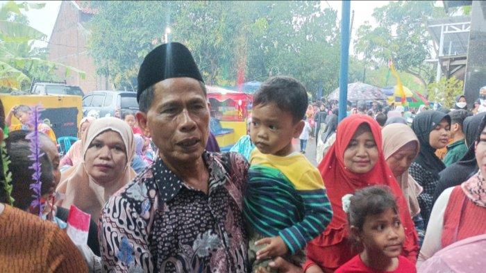 Wasiran alias Randu, mantan perampok kelas kakap yang beroperasi sejak 1975 menggelar santunan untuk anak yatim di Ngemplak, Mranggen, Demak.