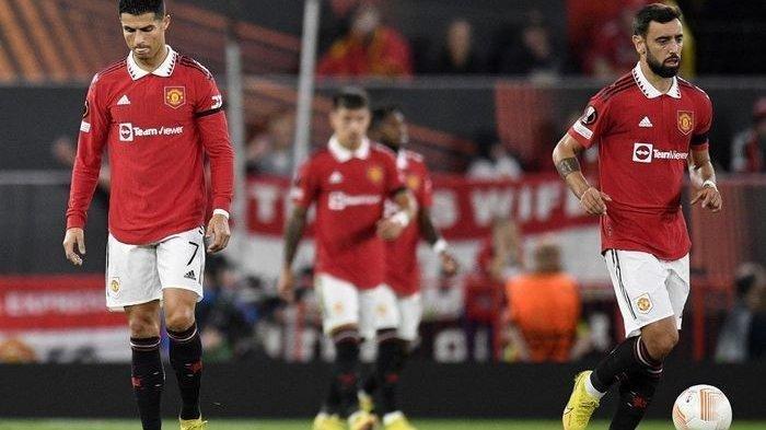 Cristiano Ronaldo (tengah) dalam duel Liga Europa antara Manchester United vs Sociedad di Old Trafford (8/9/2022). Prediksi Skor Liga Europa Omonia Nicosia vs Manchester United, Momentum Setan Merah Percaya Diri.