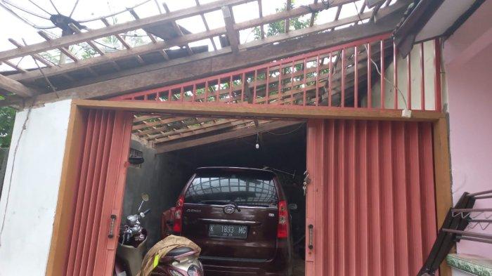 Dampak angin puting beliung di wilayah Kecamatan Tayu, Kabupaten Pati, Jawa Tengah, Rabu (30/11/2022).