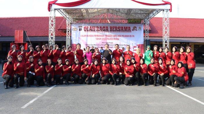Forkopimda Blora mengikuti olahraga bersama dan lomba dalam rangka hari jadi Polwan Ke 74 Tahun 2022 di halaman belakang Mapolres Blora, 19 Agustus 202