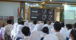 Puluhan pelajar SMAN 1 Kendal diedukasi menjadi entrepeneur muda oleh Hipmi, Kamis (4/8/2022).