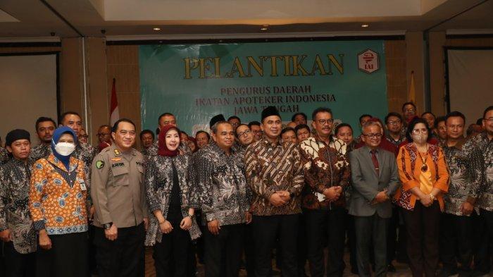 Pelantikan pengurus Ikatan Apoteker Indonesia (IAI) Jateng 2022-2026 di Hotel Grand Candi Semarang, Sabtu (14/01/2023).