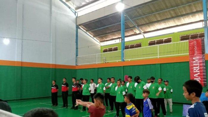 Pembukaan oleh Ketua PBSI Kabupaten Blora Ahmad Labib Hilmy bersama panitia dan stakholder di gedung serba guna Kecamatan Jepon, Kabupaten Blora
