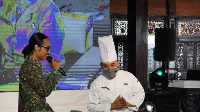 Pemecahan rekor MURI atas sajian kue kering berbahan dasar Mocaf terbanyak di Pendopo Kabupaten Banjarnegara, Jumat (4/11/2022). Acara dihadiri oleh Menteri Perdagangan Republik Indonesia, Bupati Banjarnegara, Kepala Perwakilan Bank Indonesia Purwokerto, Forkompinda dan anggota TPID Kabupaten Banjarnegara.