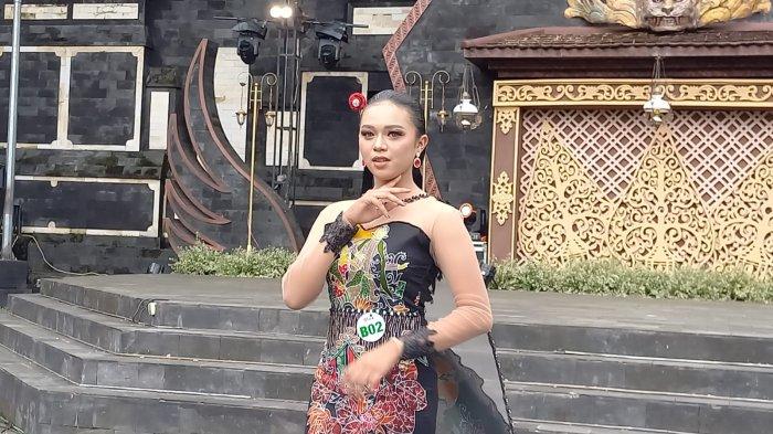 Peragaan Busana Wonderful Blora Fashion 2022 di Stadion Seni dan Budaya Tirtonadi Blora Jl. Reksodiputro, Kelurahan Mlangsen, Kecamatan Blora, Senin (28/11/2022).