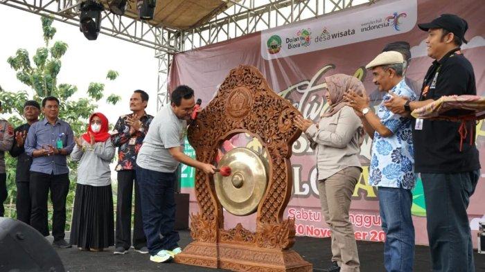 Pesona Kampung Samin Desa Wisata Sambongrejo, Kec. Sambong, Kabupaten Blora diresmikan oleh Bupati Blora Arief Rohman, Sesepuh Samin hingga wisatawan.