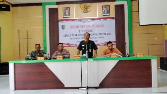 Suasana Sertijab 3 kades di di Aula Kantor Kec Demak Kab Demak yang disaksikan secara langsung oleh Kodim Demak 0716 bersama Polsek Demak, Selasa (15/11/2022)