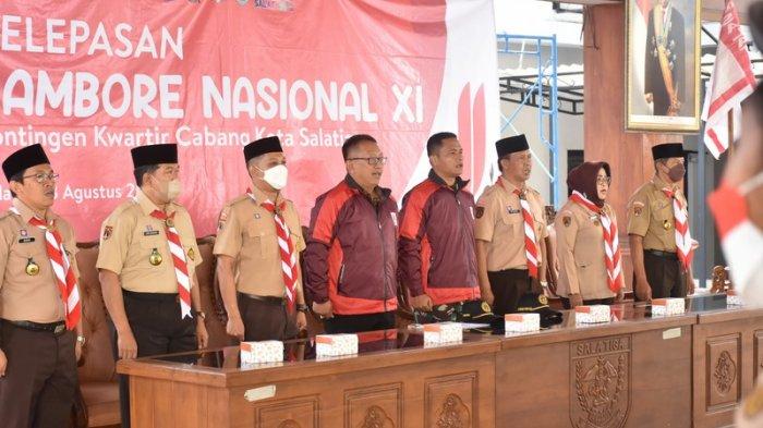 Pj Wali Kota Salatiga, Sinoeng N Rachmadi melepas Kontingen Kwartir Cabang Kota Salatiga ke Jamnas, Rabu (3/8/2022).