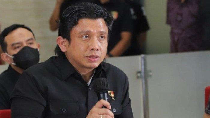 Indonesia Police Watch menduga ada skema sistematis yang dijalankan Ferdy Sambo agar bisa lolos jerat hukum melalui istrinya, Putri Candrawathi, tersangka kasus pembunuhan berencana Brigadir J alias Nofriansyah Yosua Hutabarat.