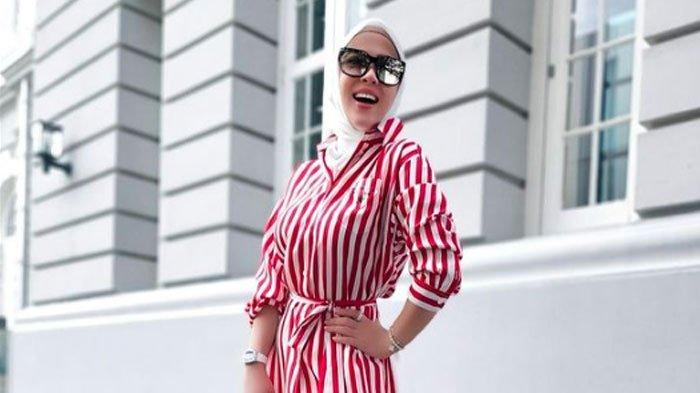 Syahrini, istri dari Reino Barack yang dikenal sebagai pengusaha tajir.
